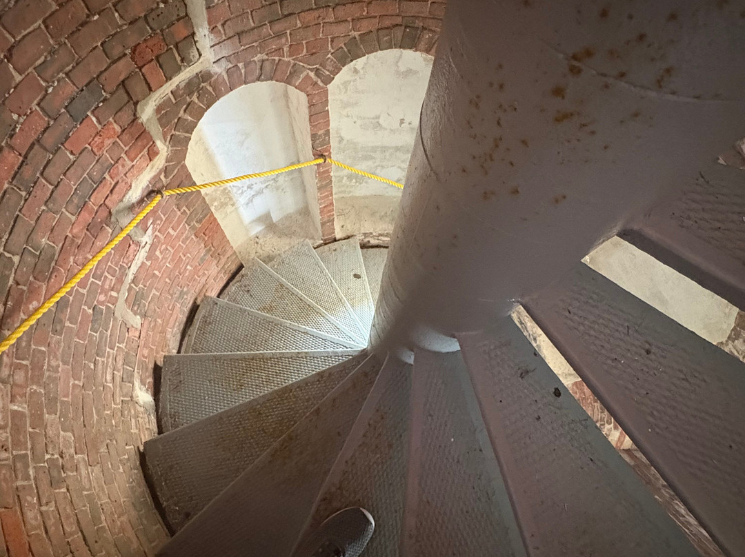 Burnt Island Lighthouse-布斯贝港必去景点