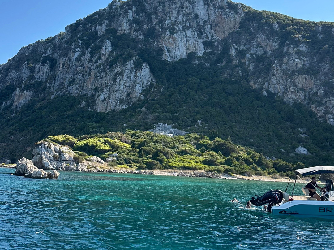 Proti Cruises-Gialova必去景点