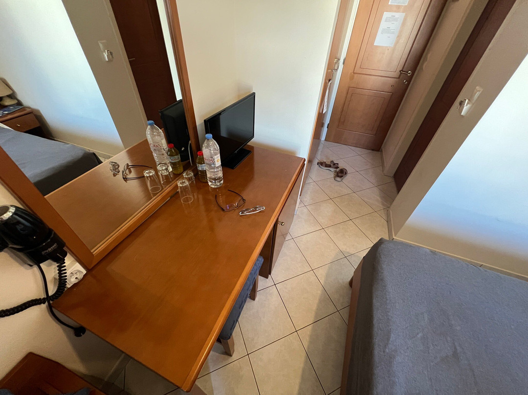 Hiona Holiday Hotel主图