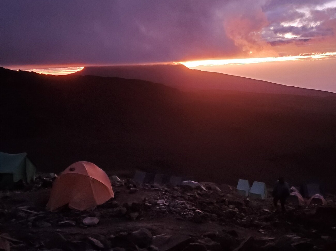 Enosa Expeditions-莫西必去景点