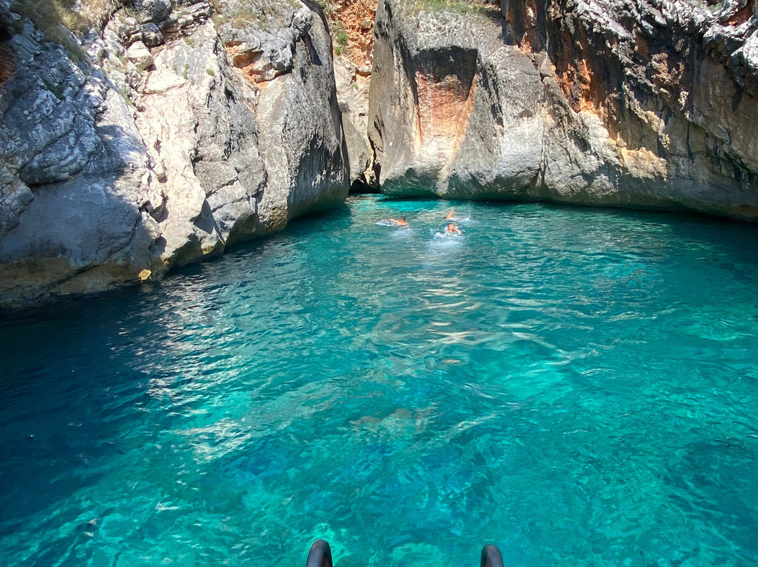 Lido Boat Tours-Himare必去景点