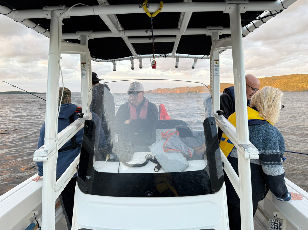 Clarey's Diving & Eco Boat Tours-Triton必去景点