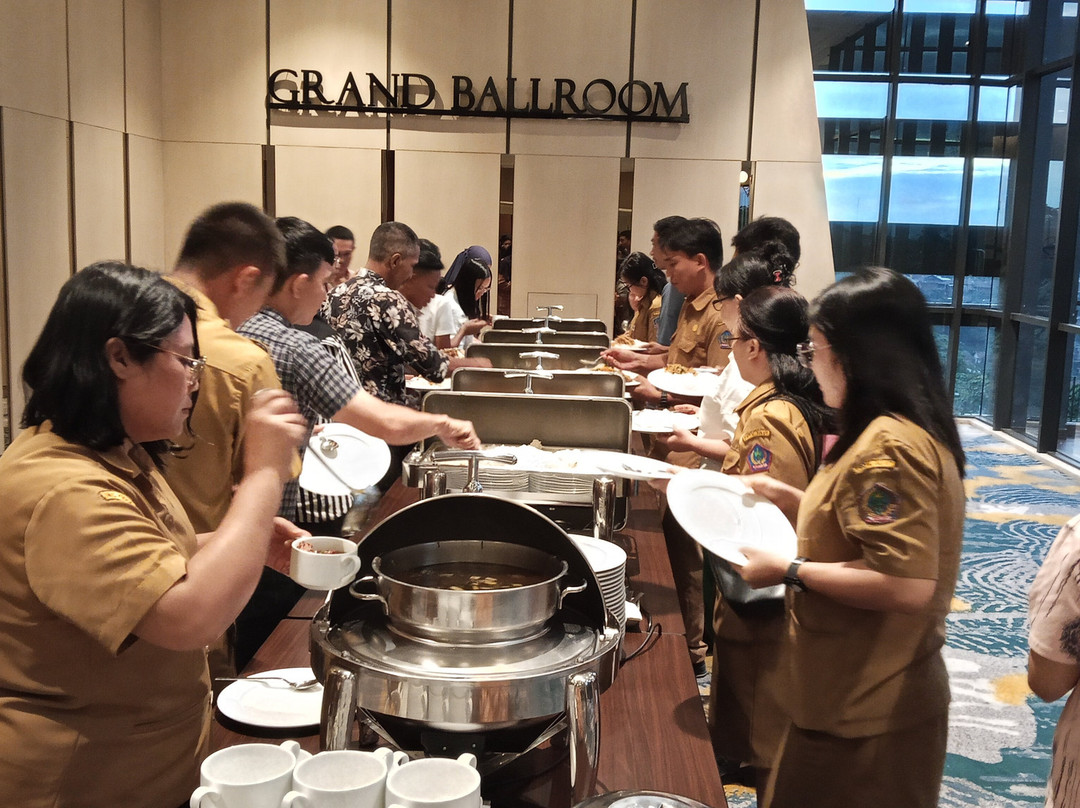 Luwansa Hotel and Convention Center Manado主图