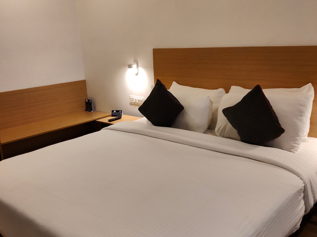 TGI Ameya Grand主图