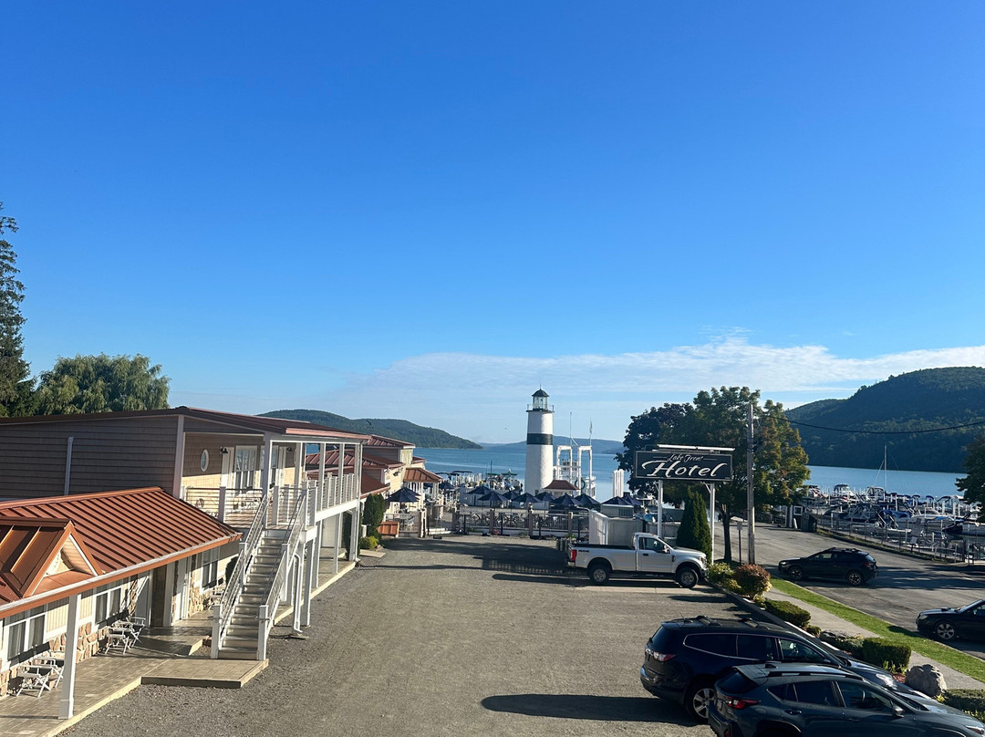 Lake Front Hotel主图