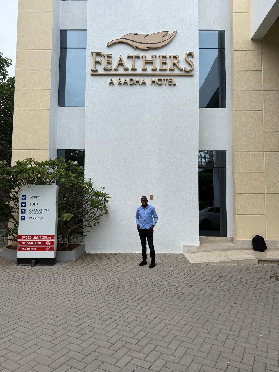 Feathers - A Radha Hotel-浴室