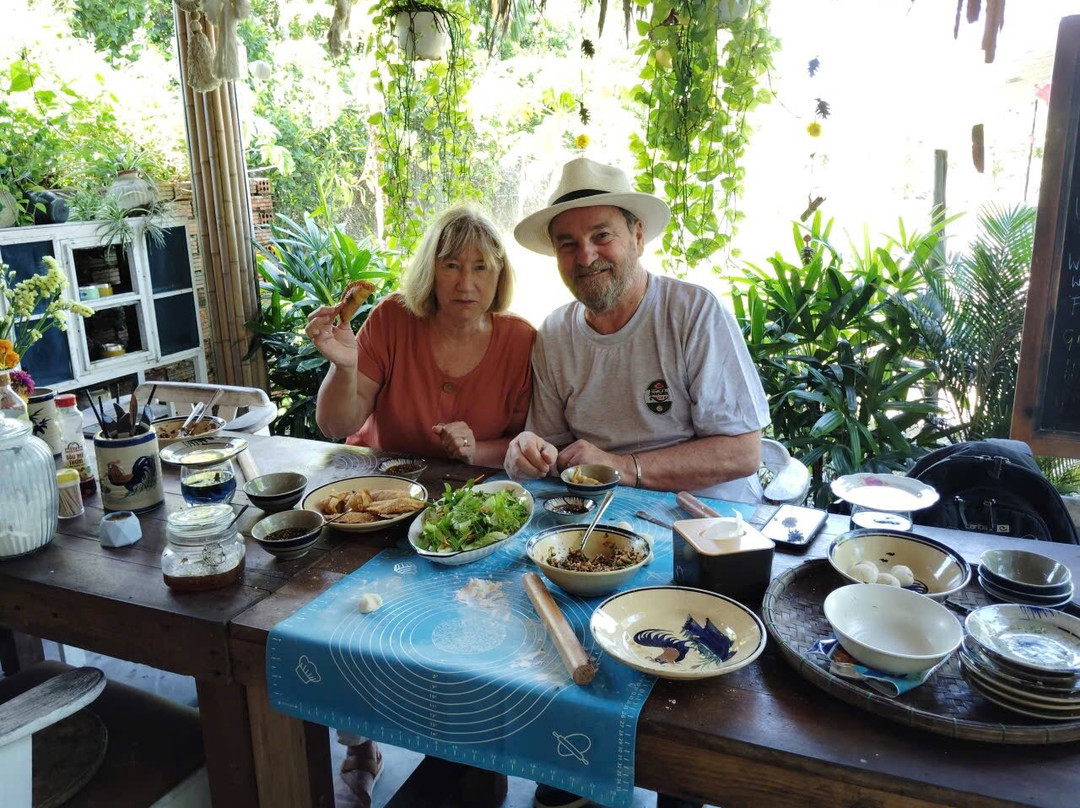 Bong Farm Restaurant - Farm Fresh Food Made With Love