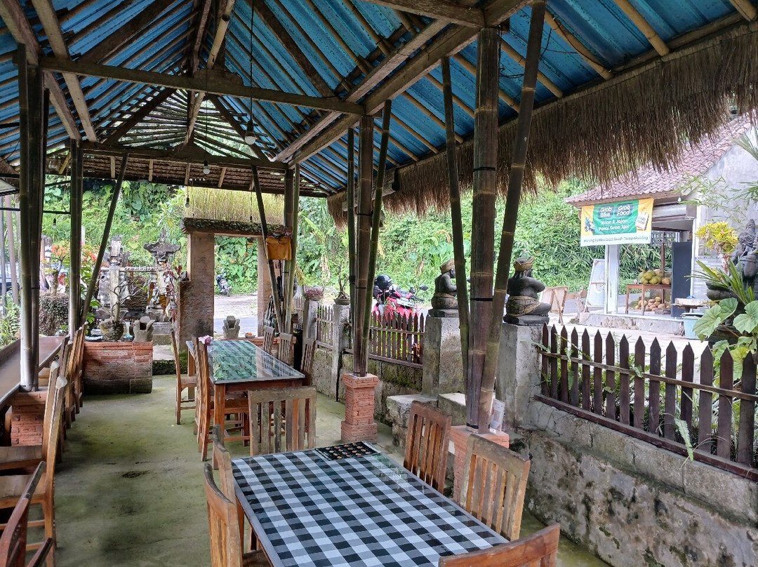 Warung Bambu