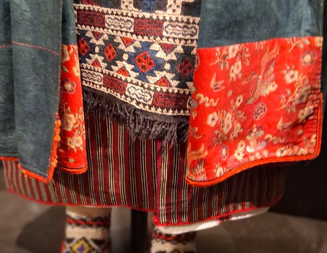 Victoria G. Karelias Collection of Greek Traditional Costumes-卡拉马塔必去景点