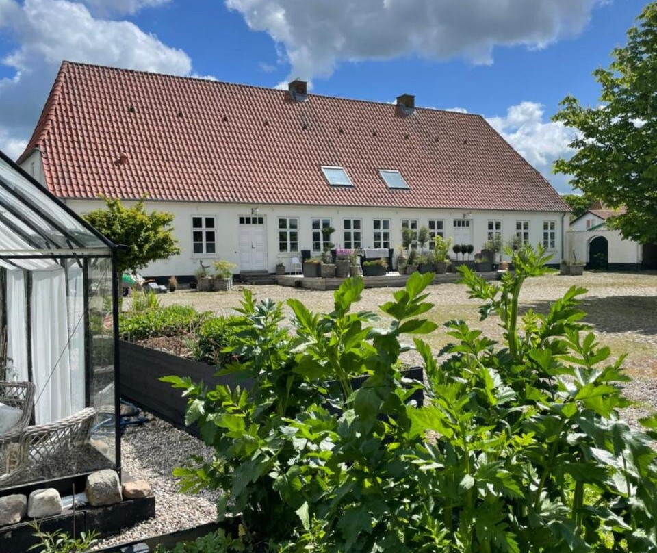 Landligt Ophold Pa Midtgard