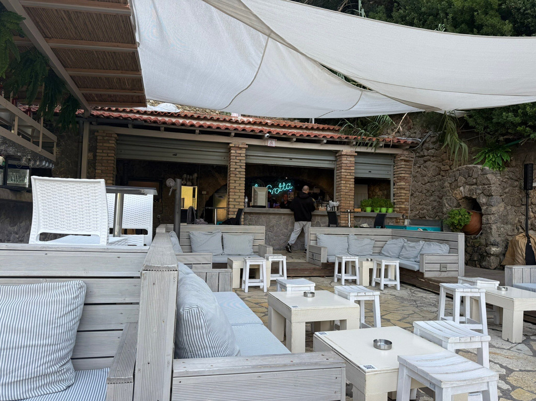 La Grotta Beach-Paleokastritsa必去景点