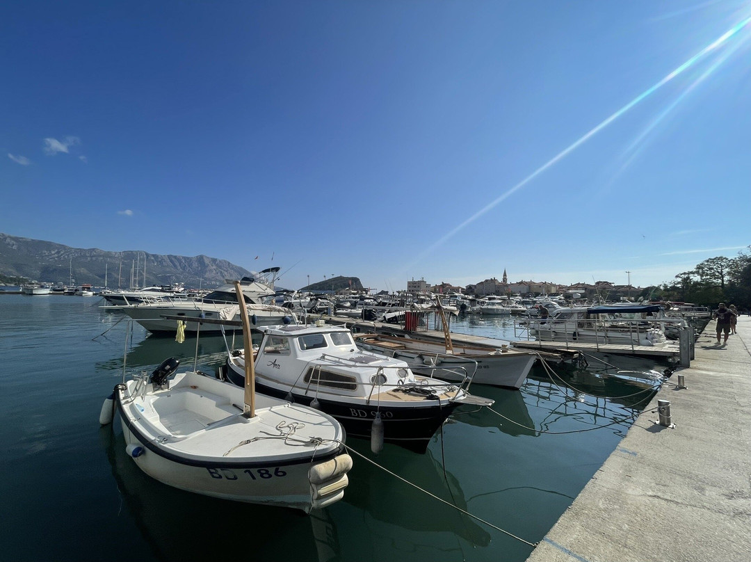 Dukley Marina-布德瓦必去景点