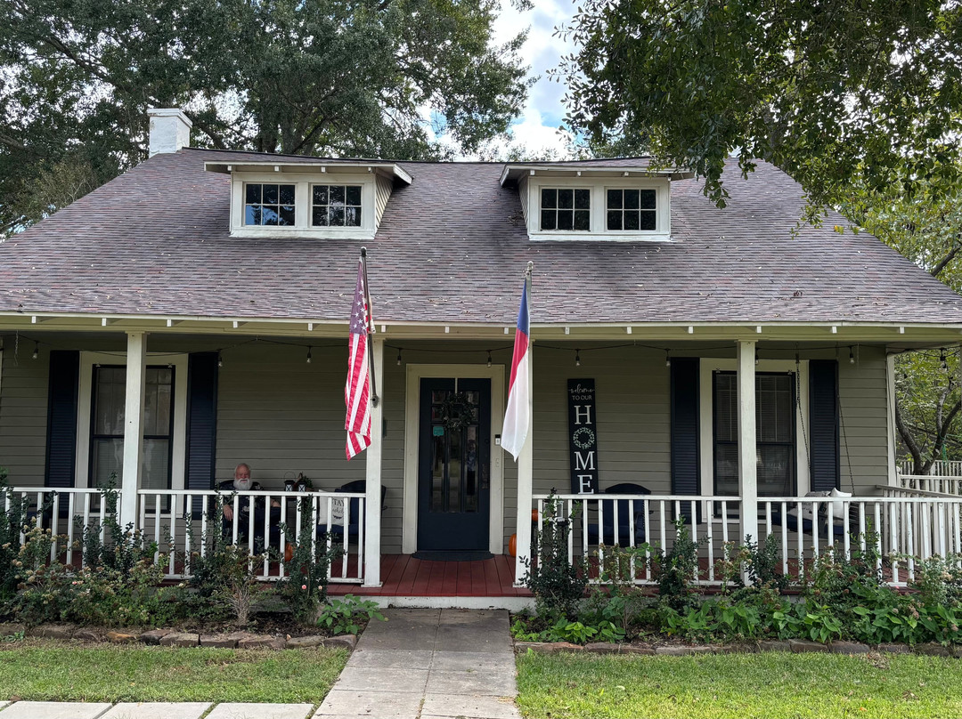 The Caroline House主图