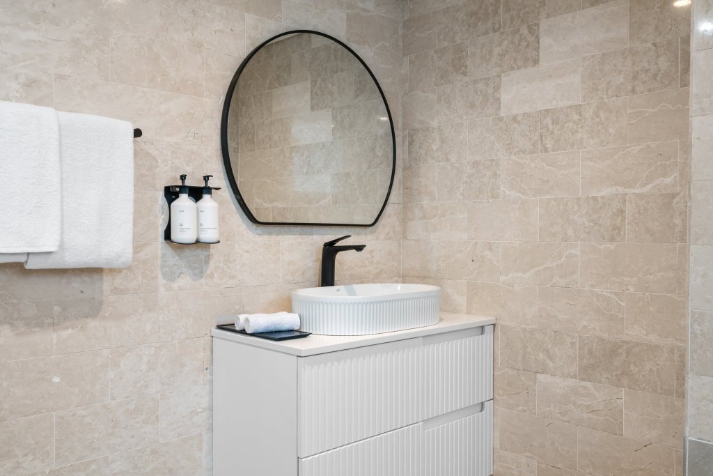 纽波特幻影酒店-浴室