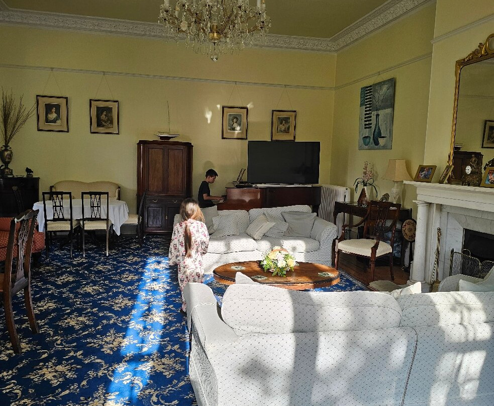 Hollybank House主图