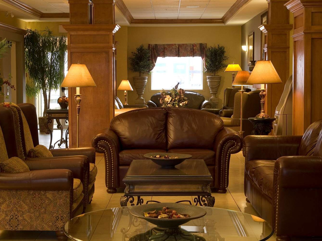 麦克莫瑞堡酒店住宿-Merit Hotel & Suites