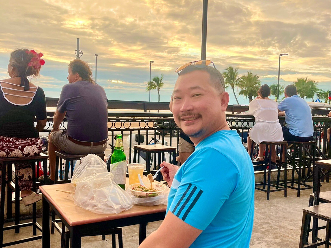 中天海滩夜市-芭堤雅必去景点