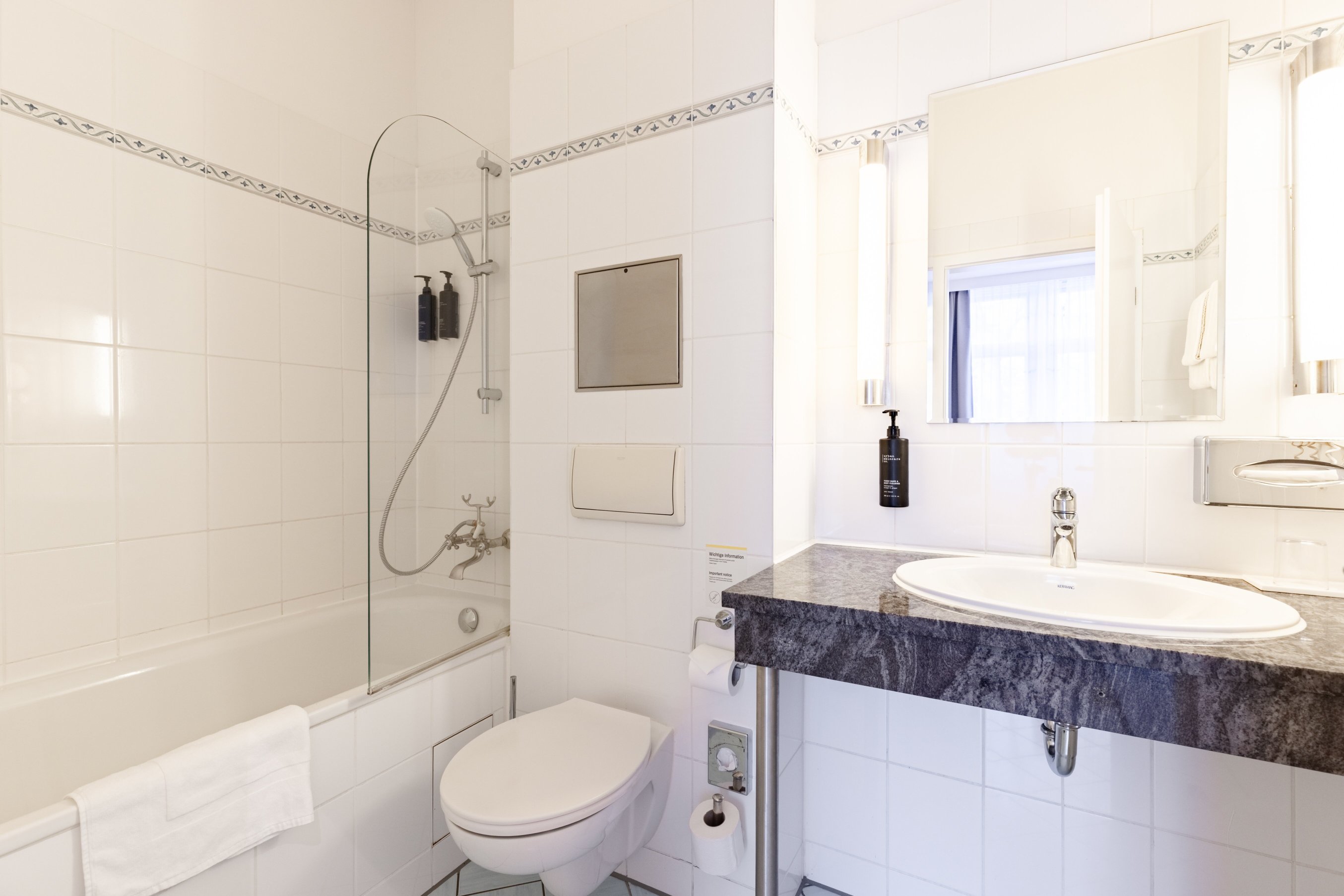 柏林克洛普里浪漫酒店-浴室