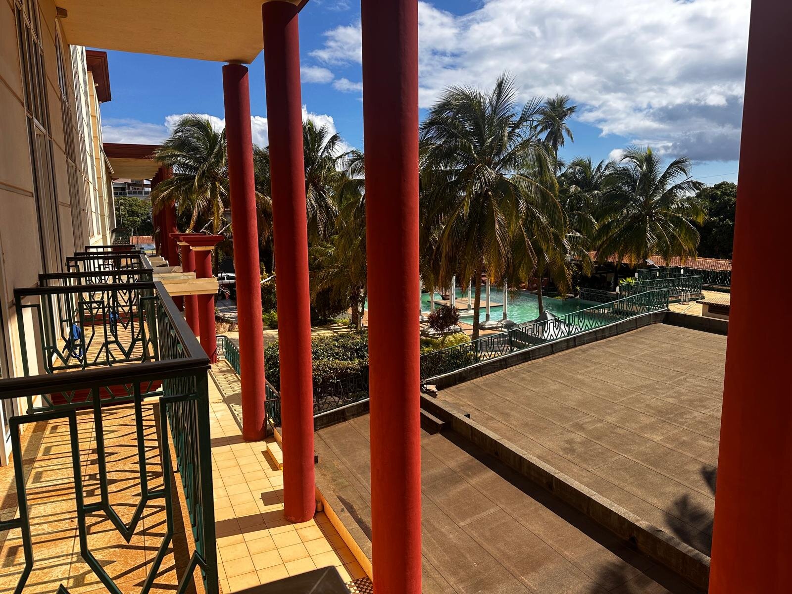 Le Grand Hôtel Diego-泳池