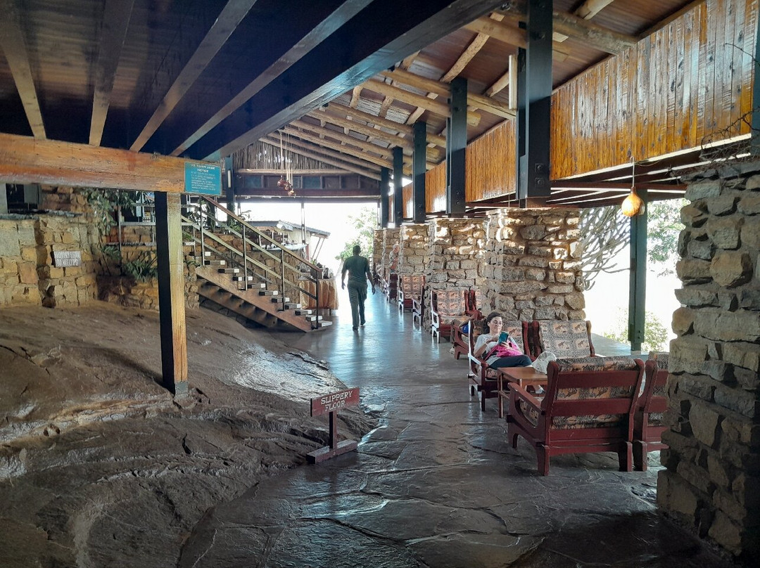 Agenzia Safari Vera Africa-东察沃国家公园必去景点