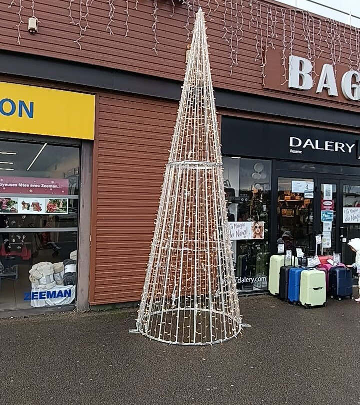 La Galerie - Fontaines des Clairions-欧塞尔必去景点