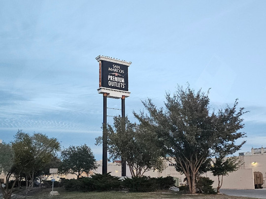圣马可斯奥特莱斯名品折扣购物中心-圣马科斯必去景点