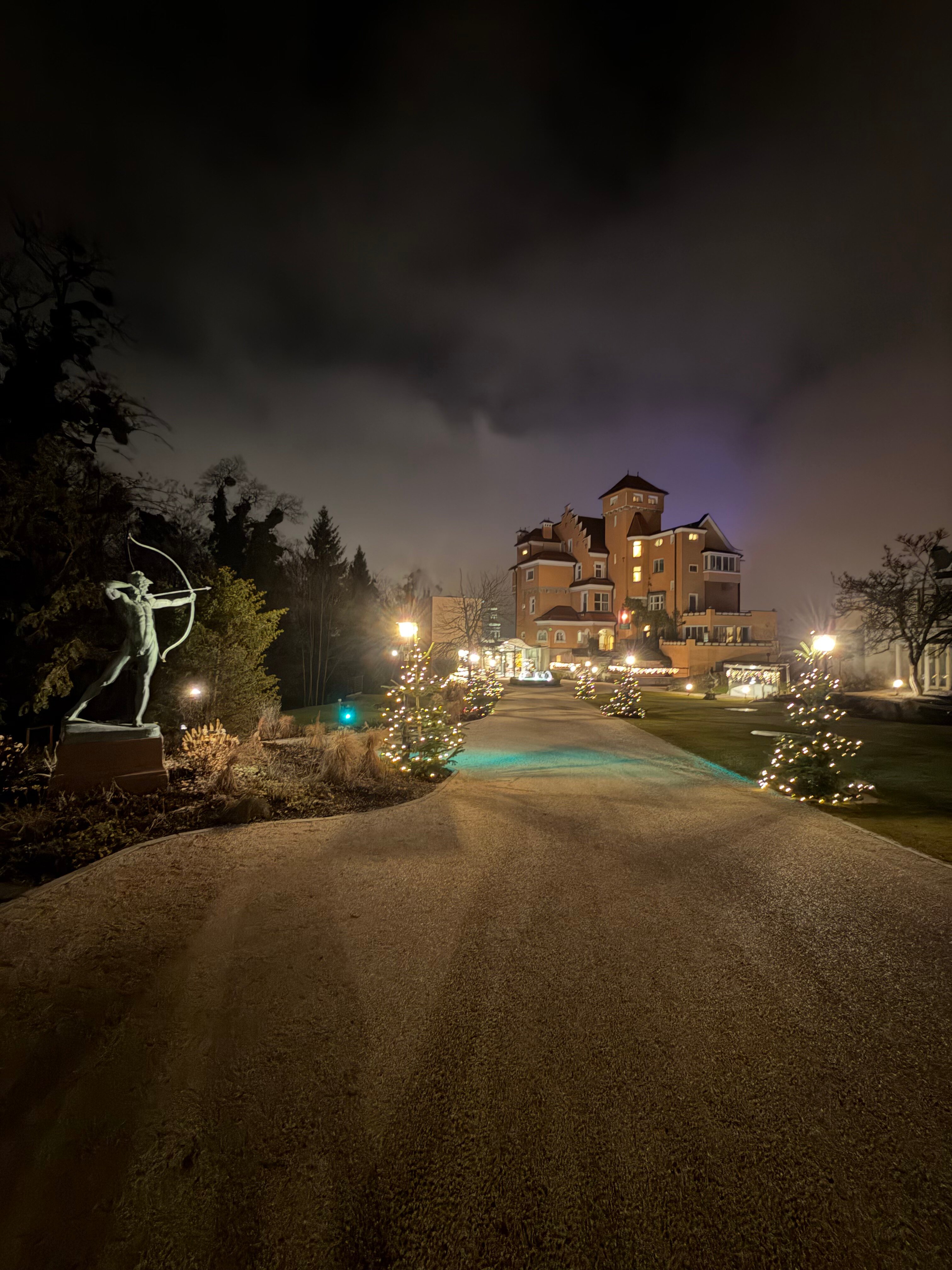 蒙切斯泰恩城堡酒店-官方