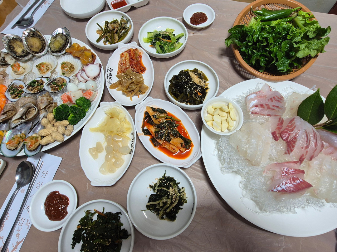 Seowoo Dam Hoe Restaurant
