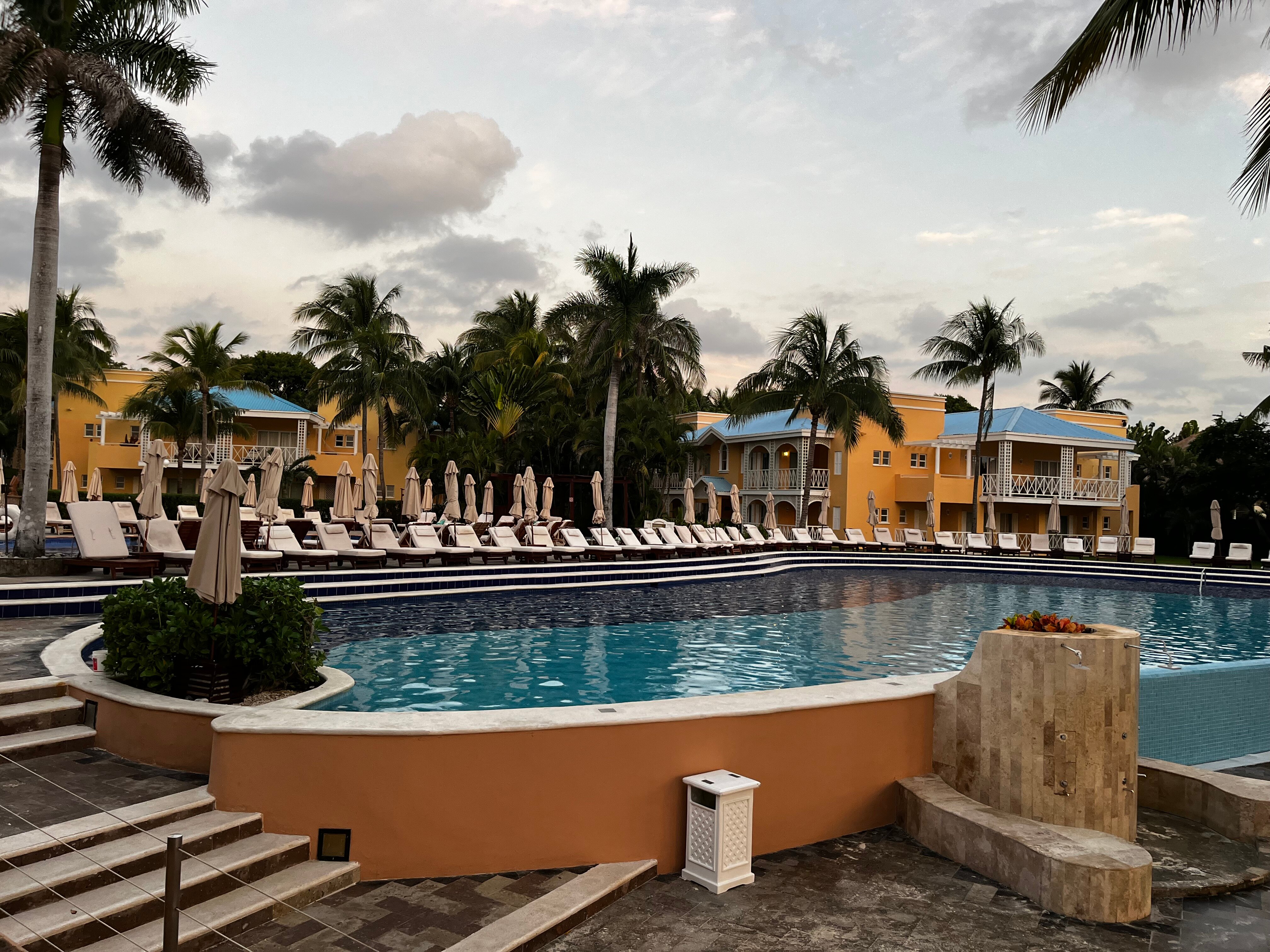 皇家悠境酒店-全包-仅限成人-泳池