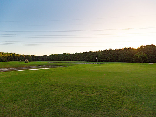 Holly Ridge Golf Course and Driving Range-Harbinger必去景点