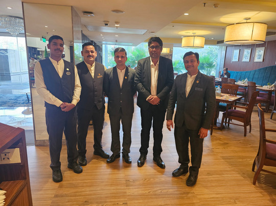 Deventure Sarovar Portico Kapashera主图