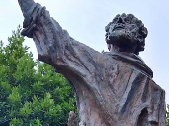 Monumento a San Francesco e il Lupo-古比奥必去景点