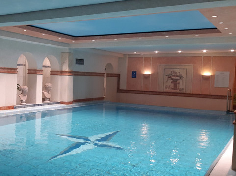 兰根沃德湖酒店主图