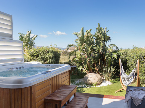 18 葡萄酒店主图