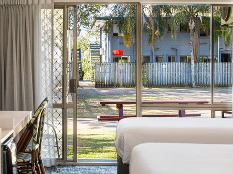 康达里度假村夜帽酒店主图