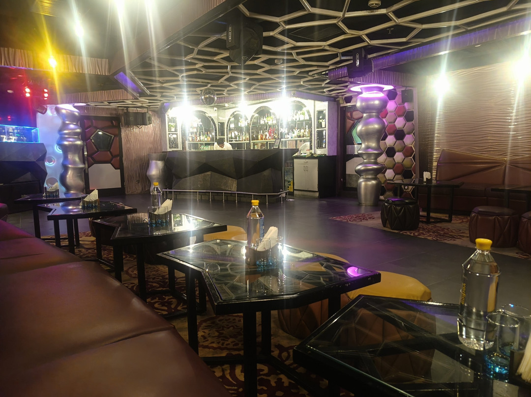 坎普尔水晶雷珍塔中央酒店主图