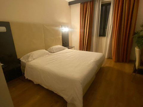 拉亚酒店汽车旅馆主图