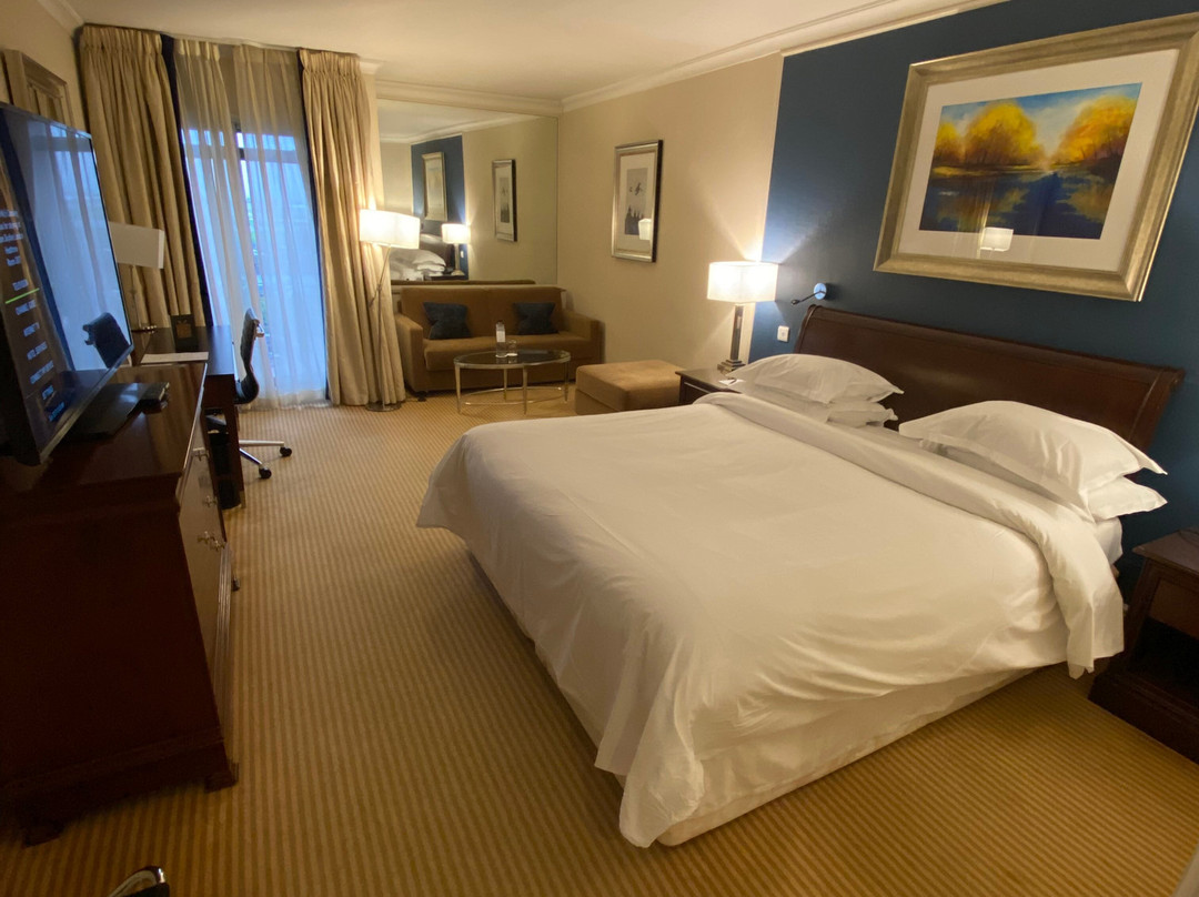 伦敦希思罗喜来登天际线酒店主图