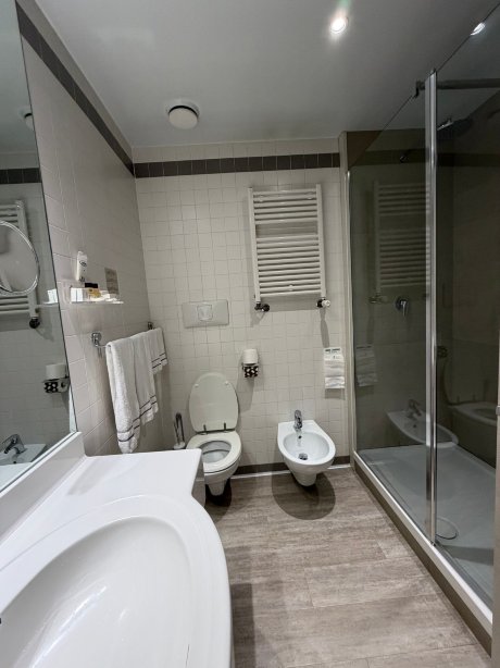 卡斯特里餐厅酒店-官方