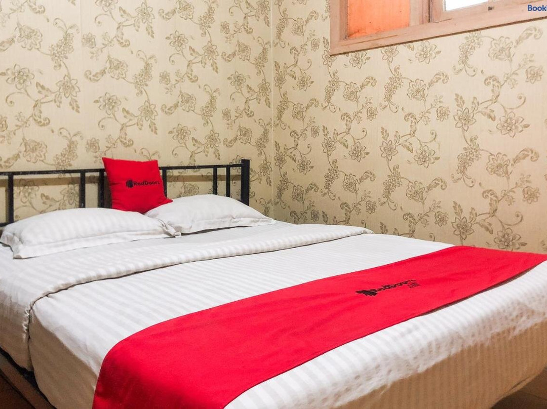 RedDoorz Near RS Siloam Karawaci
