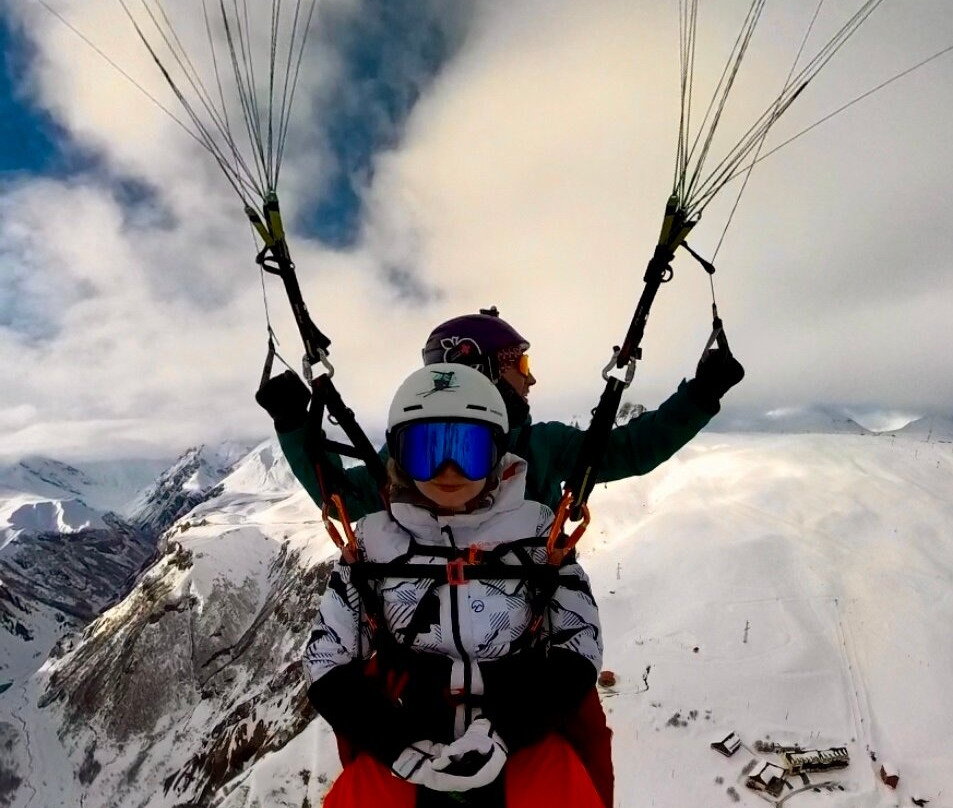 Paragliding in Gudauri-古道里必去景点