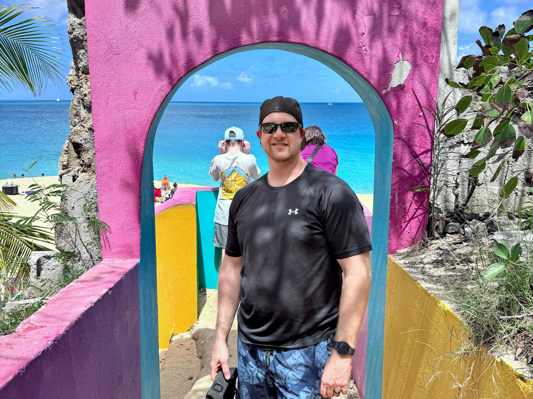 Baie Rouge-圣马丁岛必去景点
