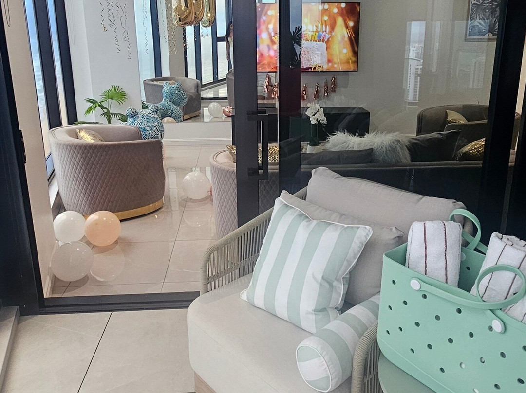 Supercar Holidays-冲浪者天堂必去景点