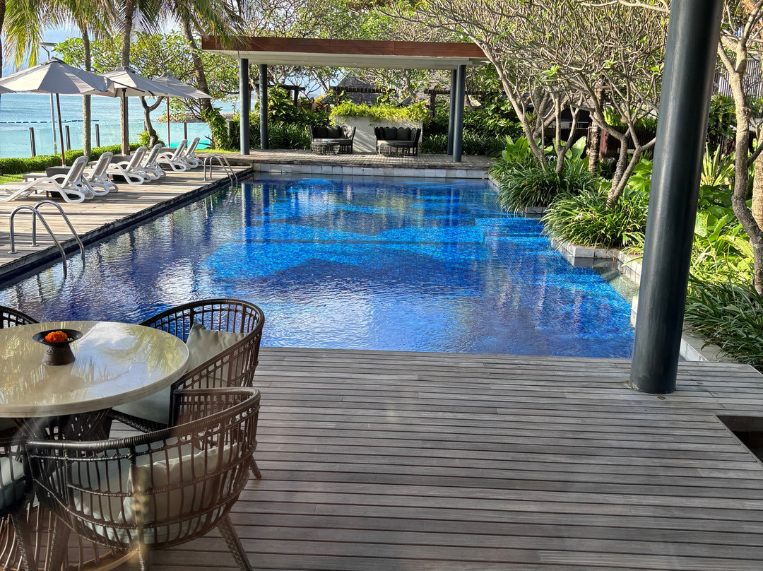 巴厘岛安瓦雅海滩度假酒店主图