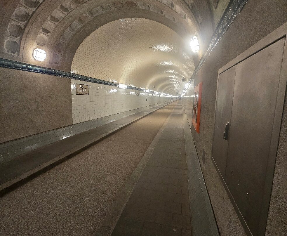 易北河旧隧道-汉堡必去景点