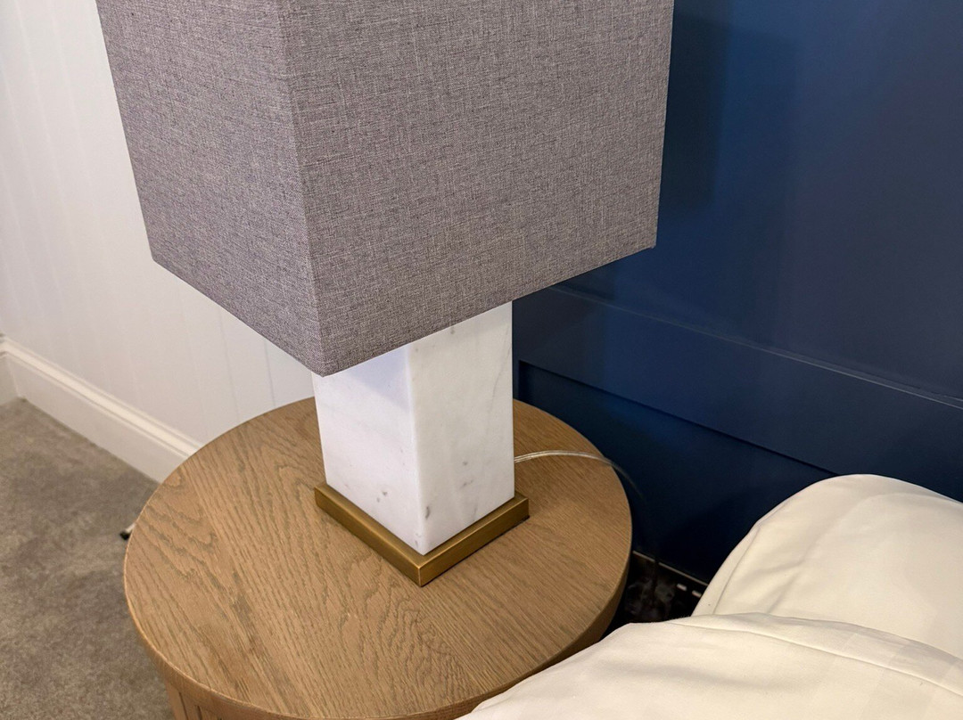 The Golden Lion Hotel主图