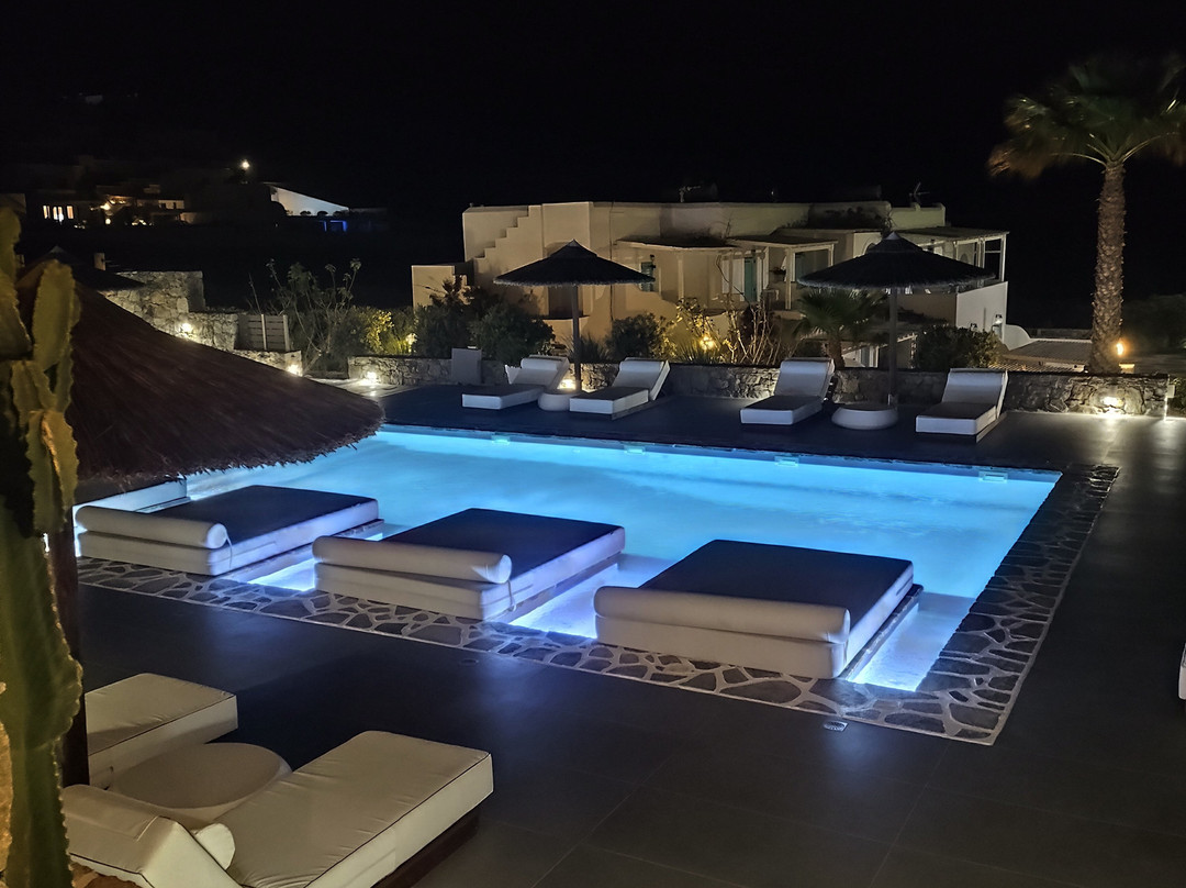 洞穴套房酒店主图