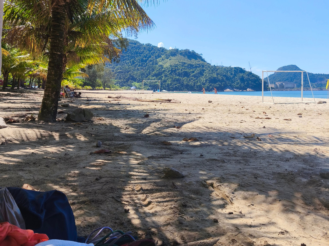 Brava Beach-安格拉杜斯雷斯必去景点