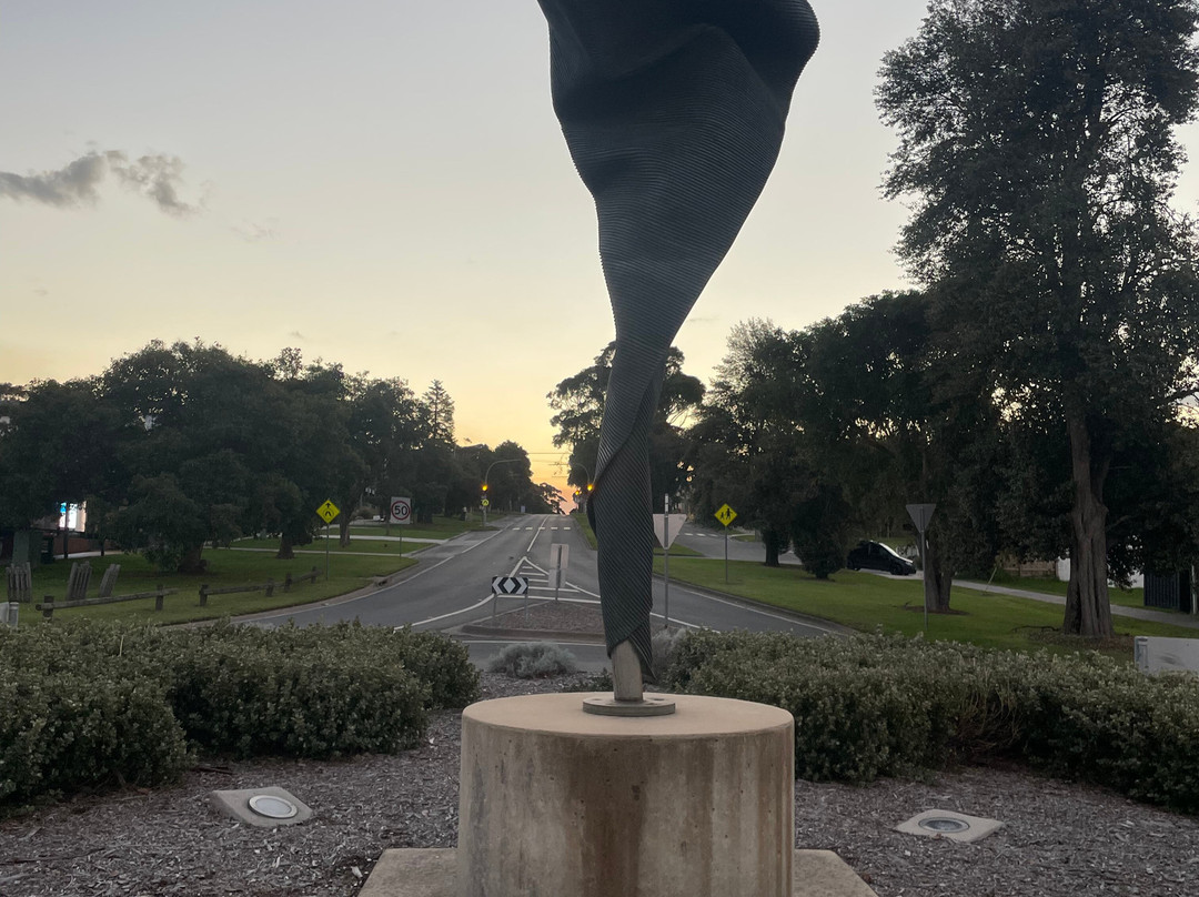 'I am' Sculpture-弗林德斯必去景点