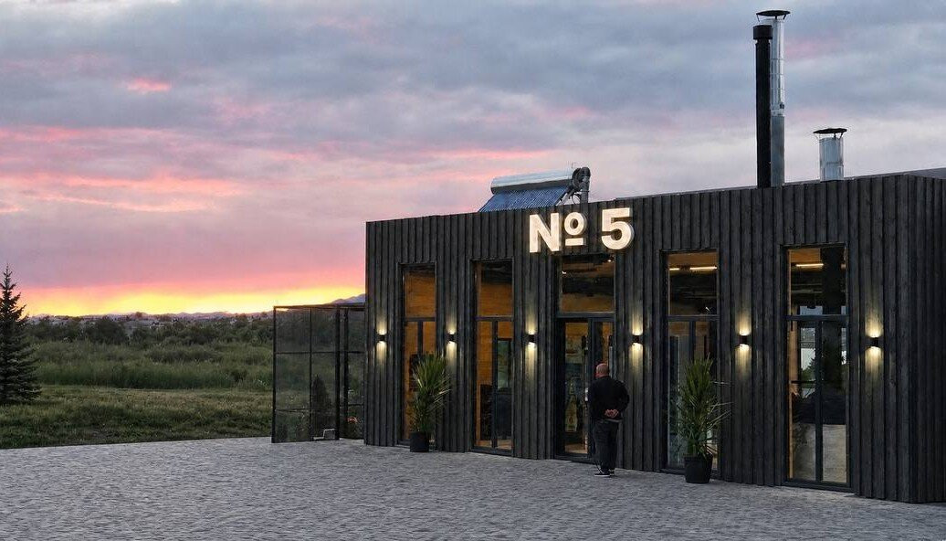 Number 5 restaurant